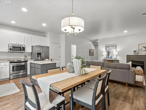 21226 Osburn Loop Fairview OR 97024