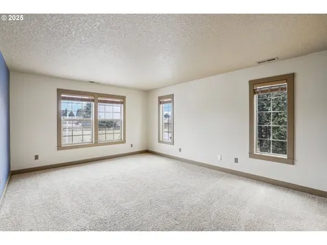 13207 Moccasin Way Oregon City OR 97045