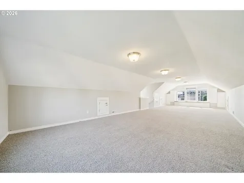 1647 SE Spokane Street Portland OR 97202
