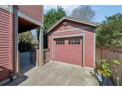 1647 SE Spokane Street Portland OR 97202