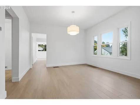 5919 NE 28th Avenue Portland OR 97211