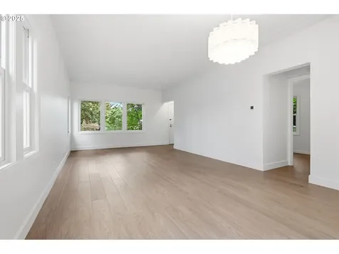 5919 NE 28th Avenue Portland OR 97211