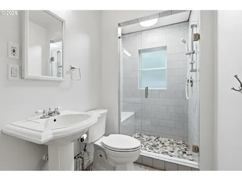 5919 NE 28th Avenue Portland OR 97211
