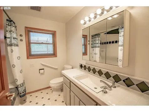 2690 Bear Creek Road Cottage Grove OR 97424