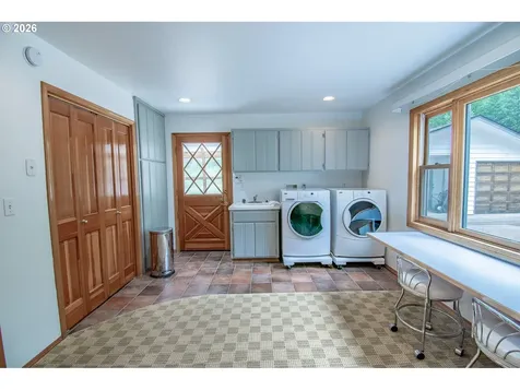 2690 Bear Creek Road Cottage Grove OR 97424