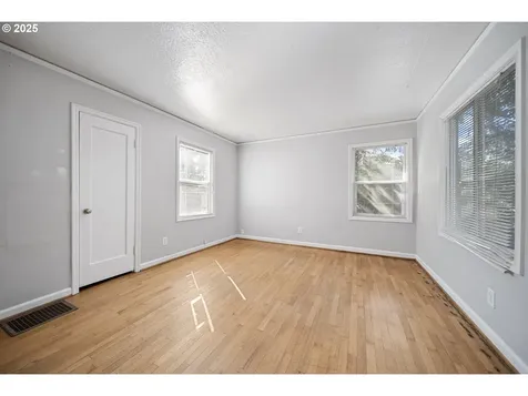 2504 N Baldwin Street Portland OR 97217