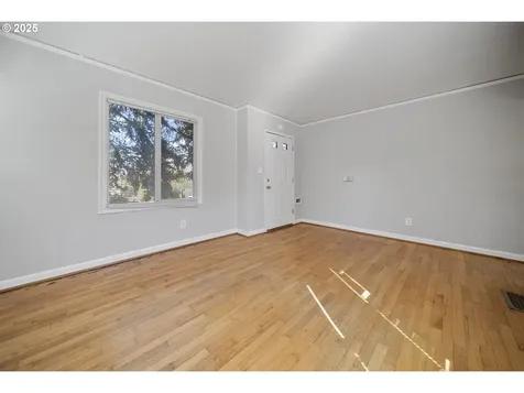 2504 N Baldwin Street Portland OR 97217