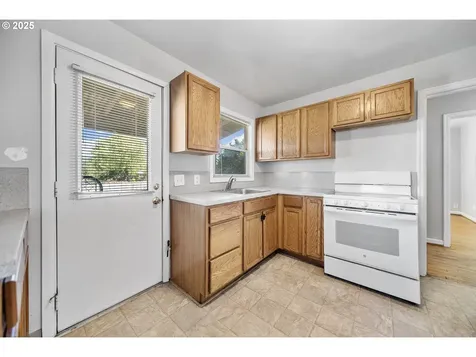 2504 N Baldwin Street Portland OR 97217