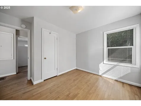 2504 N Baldwin Street Portland OR 97217