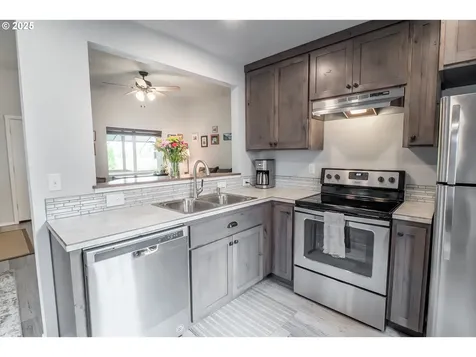 2111 S Bertelsen Road Eugene OR 97405