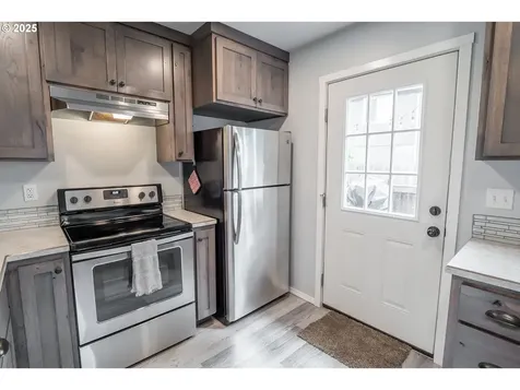 2111 S Bertelsen Road Eugene OR 97405
