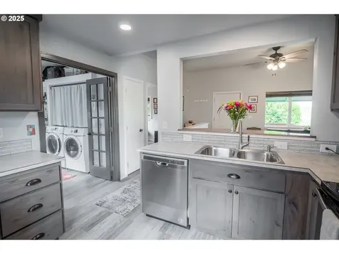 2111 S Bertelsen Road Eugene OR 97405