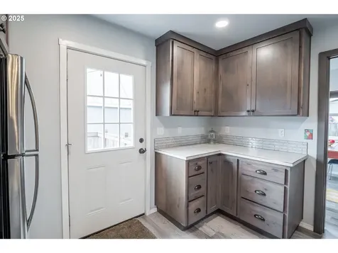 2111 S Bertelsen Road Eugene OR 97405