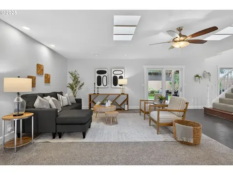 1480 SW Hilldale Avenue Portland OR 97225