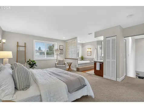 1480 SW Hilldale Avenue Portland OR 97225