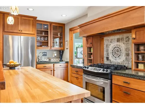 2747 NE Schuyler Street Portland OR 97212