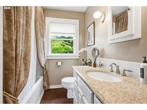 2747 NE Schuyler Street Portland OR 97212