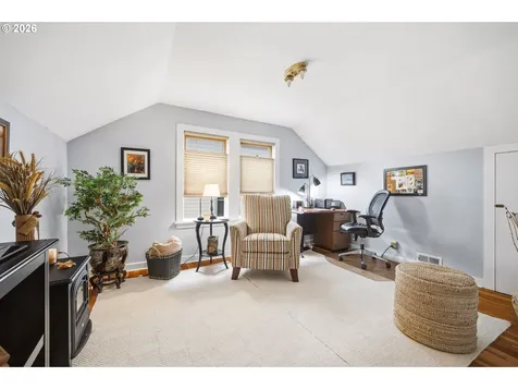 2747 NE Schuyler Street Portland OR 97212
