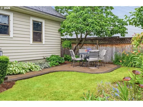2747 NE Schuyler Street Portland OR 97212