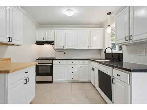 1824 NE Wasco Street Portland OR 97232