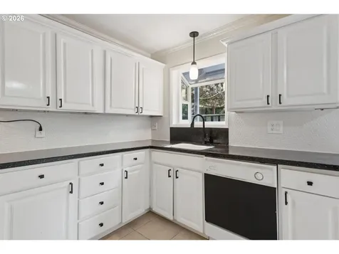 1824 NE Wasco Street Portland OR 97232