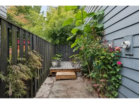 1824 NE Wasco Street Portland OR 97232