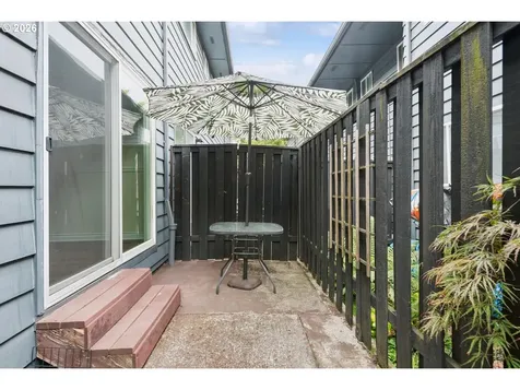 1824 NE Wasco Street Portland OR 97232