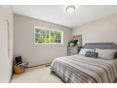 351 Champagne Court Roseburg OR 97471
