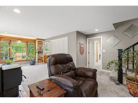 351 Champagne Court Roseburg OR 97471