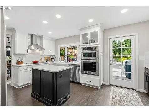 351 Champagne Court Roseburg OR 97471