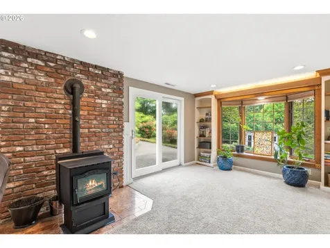 351 Champagne Court Roseburg OR 97471
