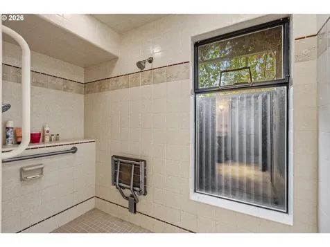 351 Champagne Court Roseburg OR 97471