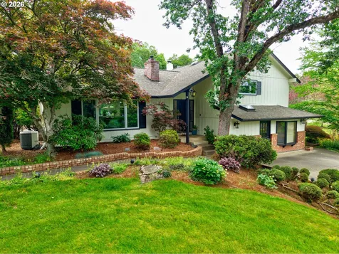 351 Champagne Court Roseburg OR 97471