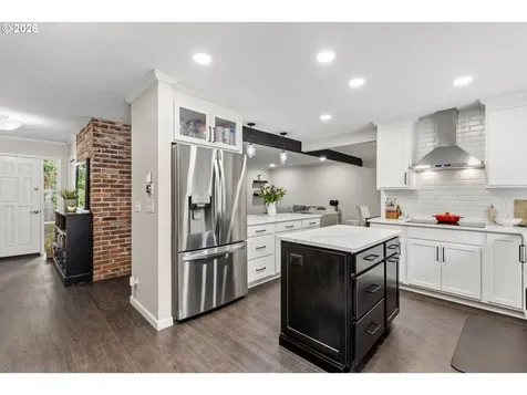 351 Champagne Court Roseburg OR 97471