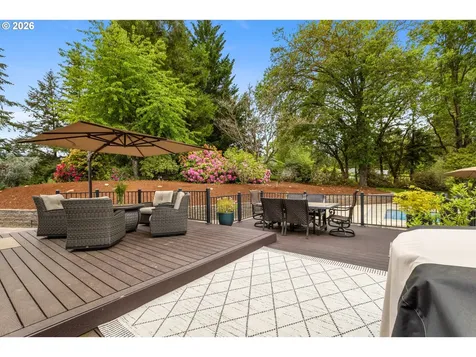 351 Champagne Court Roseburg OR 97471