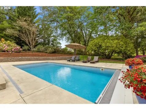 351 Champagne Court Roseburg OR 97471