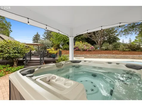 351 Champagne Court Roseburg OR 97471