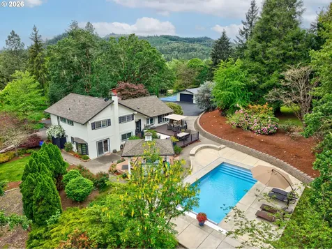 351 Champagne Court Roseburg OR 97471