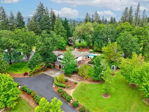 351 Champagne Court Roseburg OR 97471