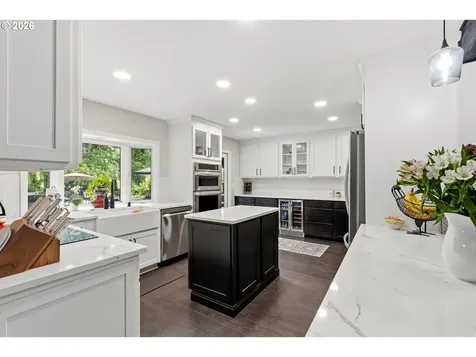 351 Champagne Court Roseburg OR 97471