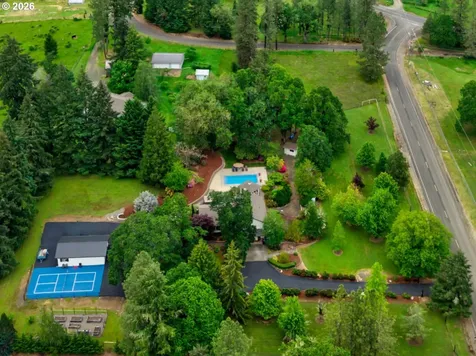 351 Champagne Court Roseburg OR 97471