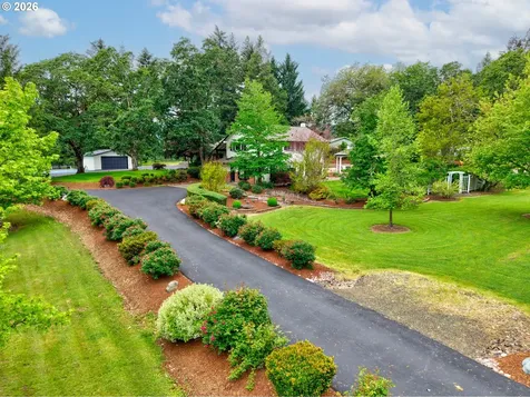 351 Champagne Court Roseburg OR 97471