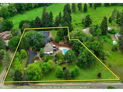 351 Champagne Court Roseburg OR 97471