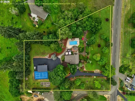 351 Champagne Court Roseburg OR 97471