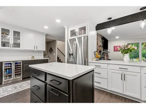 351 Champagne Court Roseburg OR 97471