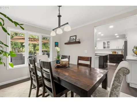 351 Champagne Court Roseburg OR 97471