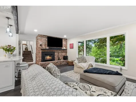 351 Champagne Court Roseburg OR 97471