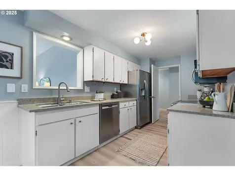 5545 SW Seymour Street Portland OR 97221