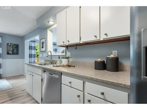 5545 SW Seymour Street Portland OR 97221