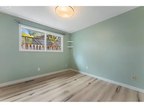 5545 SW Seymour Street Portland OR 97221